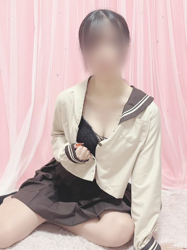 楢崎ヨナ